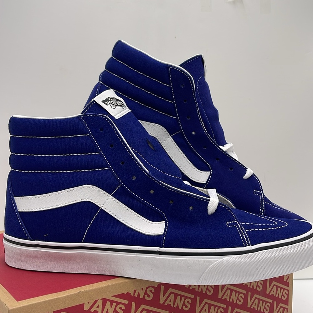 Vans Men’s Sk8-Hi Color Theory Beacon Blue
VN000D5IBYM
Sneakers - Picture 7 of 16